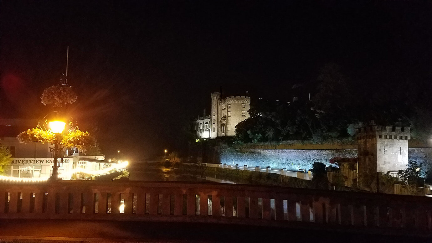 Kilkenny Castle at night